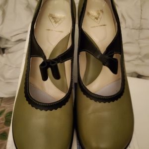 Fluevog Fellowship Hi Cecily size 9.5